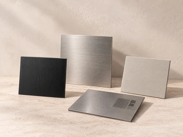 Edelstahl, eloxiertes Aluminium und beschichteter Stahl