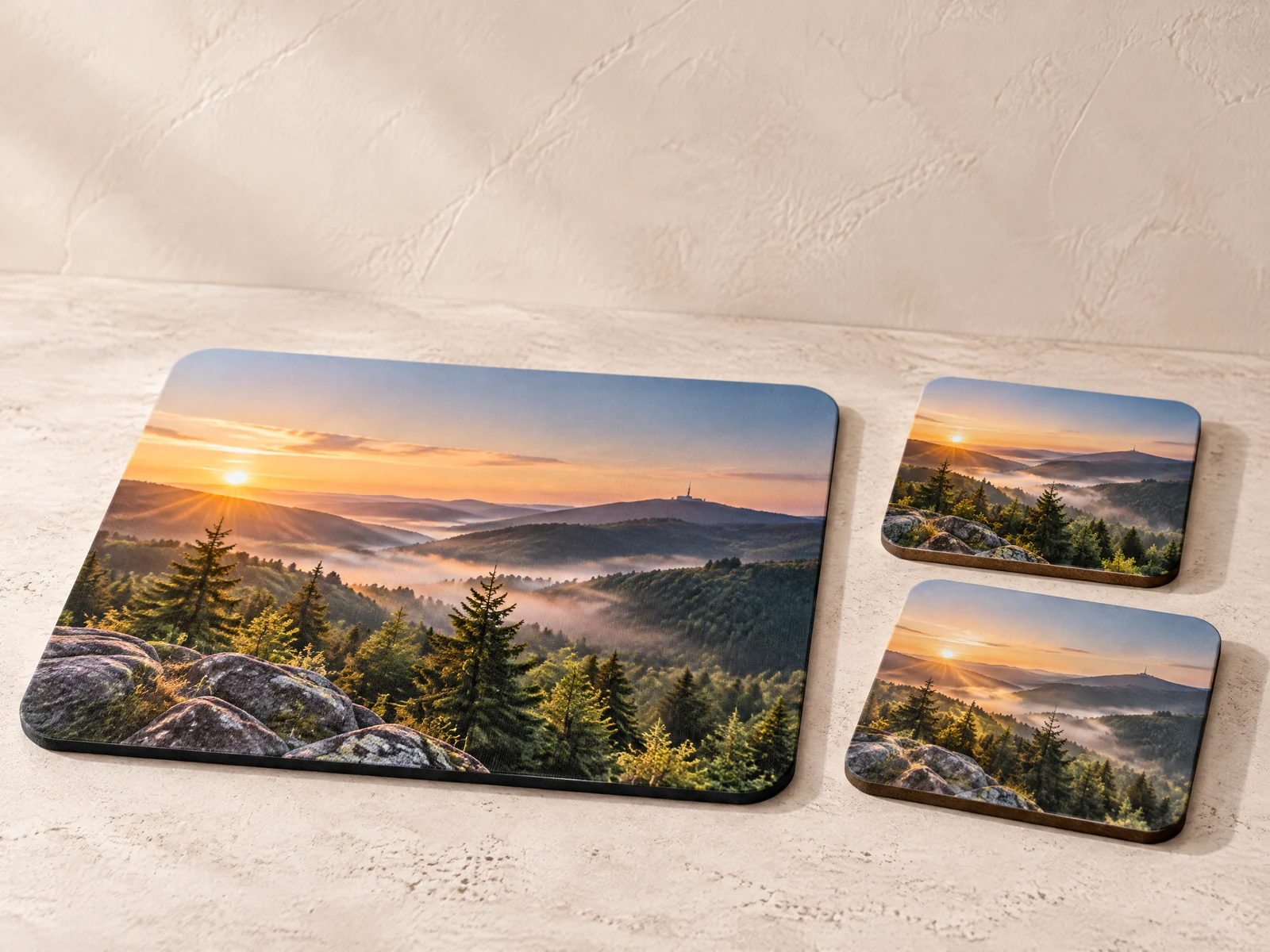 Mauspad und Untersetzer mit Landschaftsfoto im Sublimationsdruck